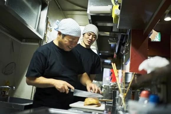 【画像】医学生「飲食バイトは社会の底辺を知れる」→ネット大荒れｗｗｗｗｗｗ