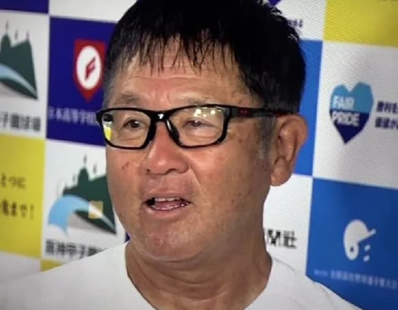 【悲報】広陵の中井監督『まあ…世間では色々騒がれてるけど選手ファーストで次も勝ちにいきますわ』