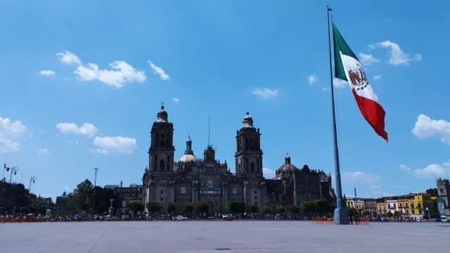 メキシコの三大イメージ ｢マラカス持った髭のおじさんが陽気に踊ってる｣｢タコス｣
