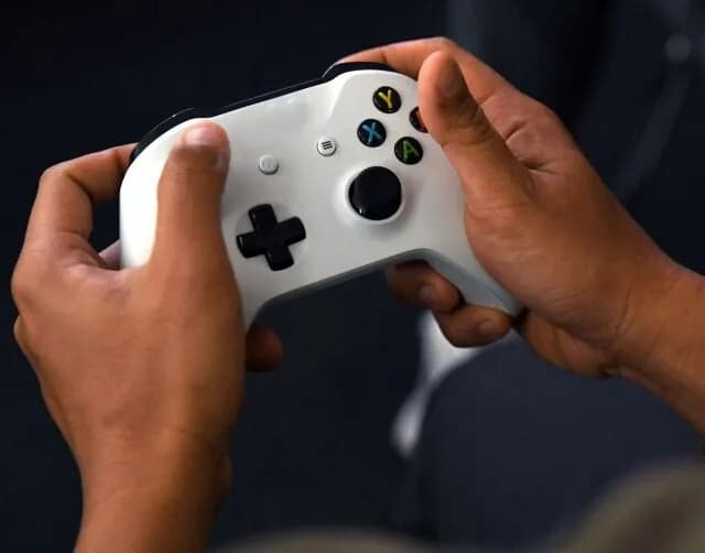 ゲームソフトの紙の説明書を読むのが好きなんだが分かるやついる？wwwwwwwwwwwwwwww