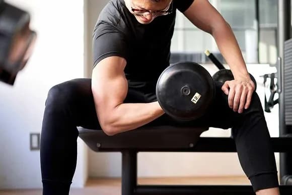 【朗報】筋トレ(楽しいです、ムキムキになれます、気持ちに余裕ができます)←この趣味ｗｗｗｗｗ