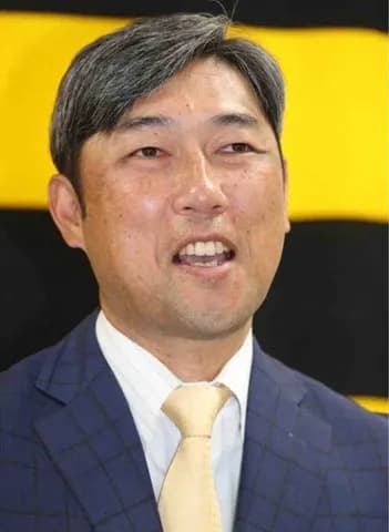 阪神　金村暁投手コーチが今季限りで退団へ　野村克則バッテリーコーチは配置転換