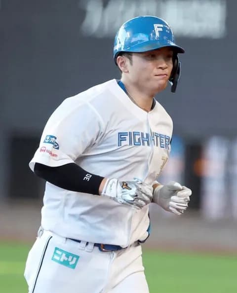 【日本ハム】郡司裕也が追加点となる9号2ラン