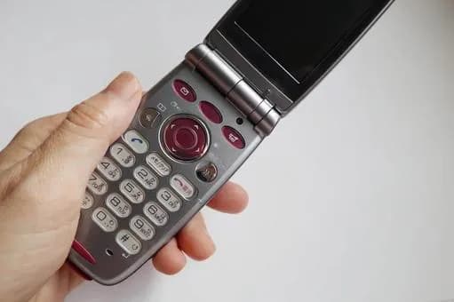 【悲報】携帯ガラケー時代の「パケ死」、今考えるとヤバすぎるｗｗｗｗｗｗｗｗｗｗｗｗｗｗｗｗ