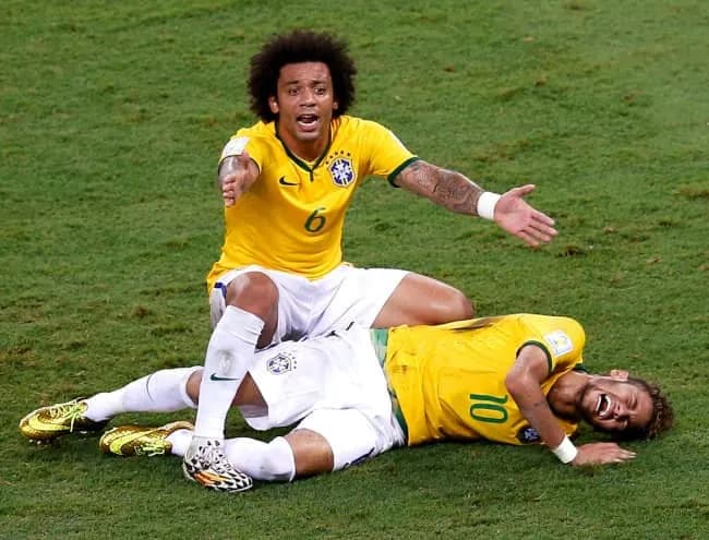 ブラジルサッカーがこんな雑魚になったのってVRで『痛いンゴ』ができなくなったからじゃね？