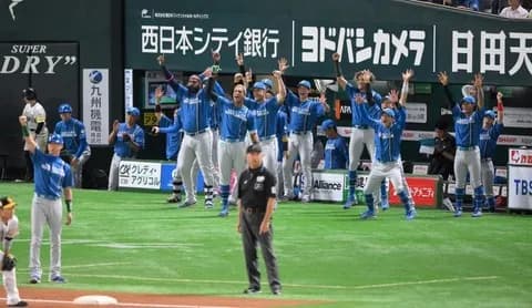 【日本ハム】郡司の同点打でベンチ前に１０人以上！？勢いにじんだワンシーン　レイエスも激カワ大喜び