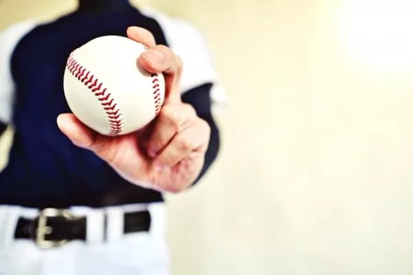 リアル二刀流の選手を作るにはホームランバッターに投手やらせるのか投手に打撃を教え込むのか