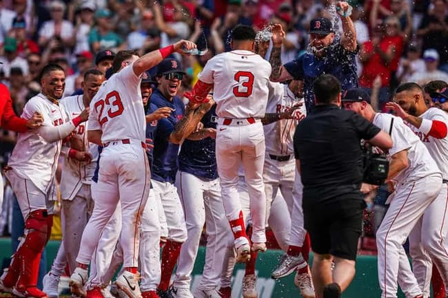 【朗報】レッドソックスとエンゼルス、試合開始前に乱闘。吉田正尚も参戦