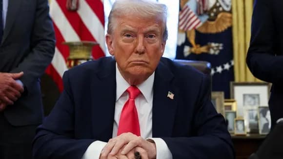 【草】トランプさん、雇用統計が悪いだけで統計局長をクビにするｗｗｗｗｗｗ