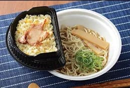 【画像】ローソン「ラーメンと炒飯がセットの弁当を出します」←こいつ