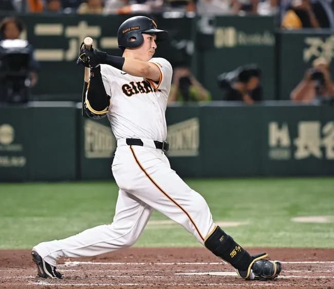 巨人泉口(SS)打率.301 6本 出塁率.362 OPS.755 wRC+127 UZR+11.8 WAR+6.1(NPB3位)