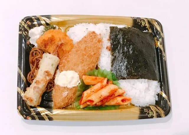 のり弁三種の神器「白身魚フライ」「ちくわ天」