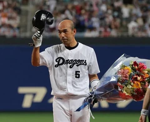 和田一浩（43）引退シーズン　79試合　.298  5本　26点　ops .750　←辞める必要ある？