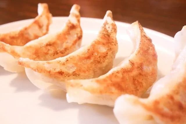 餃子1人前が5こという風潮