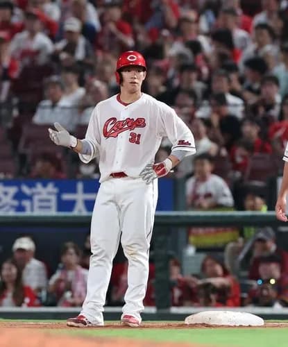 広島・坂倉が痛恨の走塁ミス　帰塁時に二塁ベースを空過　新井監督がリクエスト要求も判定覆らず