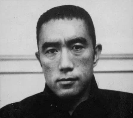 【悲報】今の人、三島由紀夫を知らないｗｗｗｗｗｗｗｗｗｗｗｗｗｗｗｗ