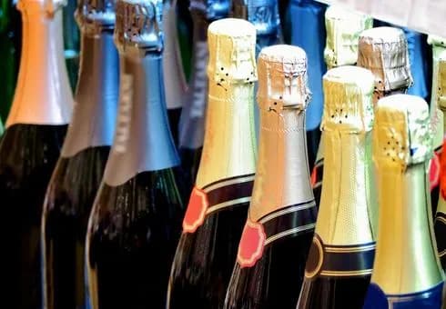 【悲報】ホストクラブ、結局【イケメンと遊ぶのにお金がかかり過ぎる】ことが問題という結論になるｗｗｗｗｗｗｗｗｗｗｗｗｗｗｗｗ