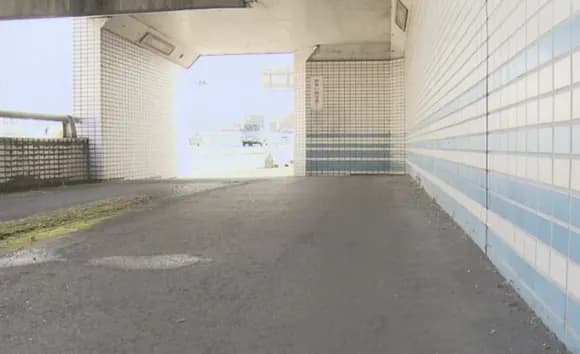 【悲報】ホームレス男性が倒れていると通報も「寝とるだけやないか！」と救急車出さず。男性は死亡・・・・