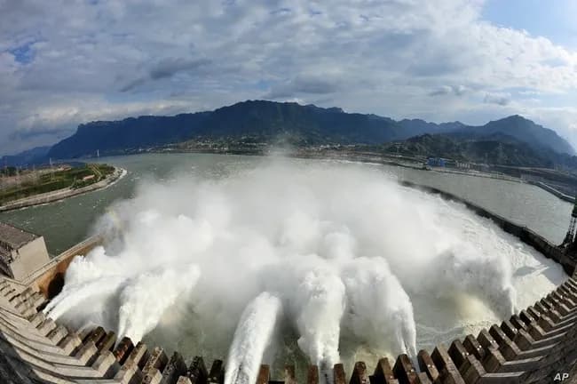 【衝撃】中国、25兆円かけて世界最大のダムを建設する模様　核爆弾で山を崩す計画も