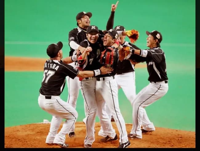 ロッテ胴上げ投手の伊藤義弘さん、バイク運転中にタクシーと衝突し死去