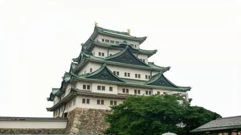 【画像】名古屋城の横にできたホテルがヤバい。お前らの想像する50倍はヤバい。