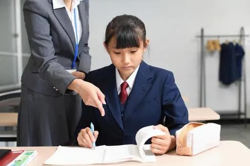 【悲報】塾関係者「早慶マーチに行けば大手余裕です」