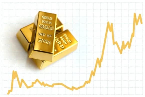 【悲報】銀行員「普通のサラリーマンでも40才過ぎたら金融資産3000～4000万円くらい持ってる人多いですよ」