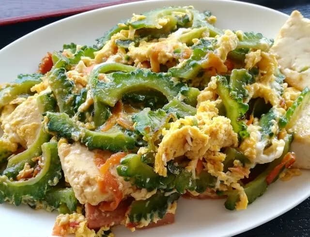 夏になると沖縄料理を食べたくなるよな