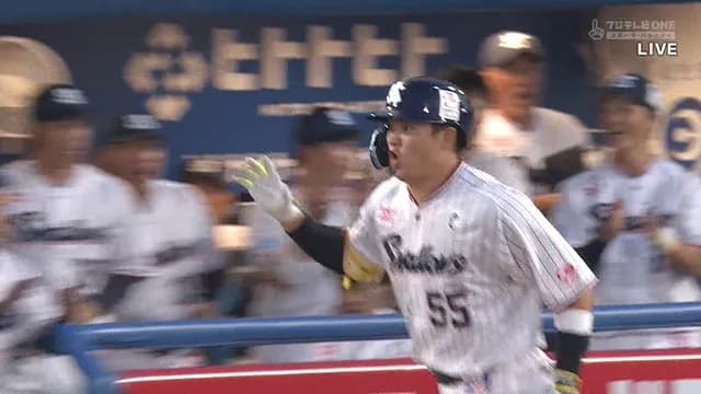 村上宗隆、超高弾道ホームラン！ ファールにならず打った本人もビックリｗ