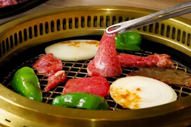 焼肉でピーマン食べる奴ｗｗｗｗ