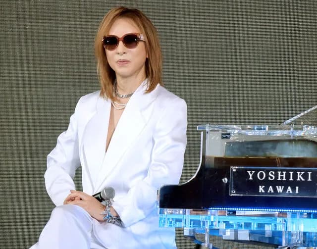 【悲報】YOSHIKI、ファンに腕をつかまれて負傷