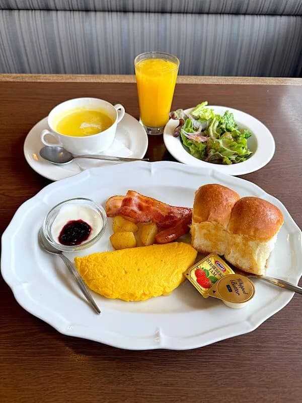 ロイヤルホストの高級ホテルみたいな豪華モーニング（1,793円）がこちらｗｗｗｗｗｗｗｗ