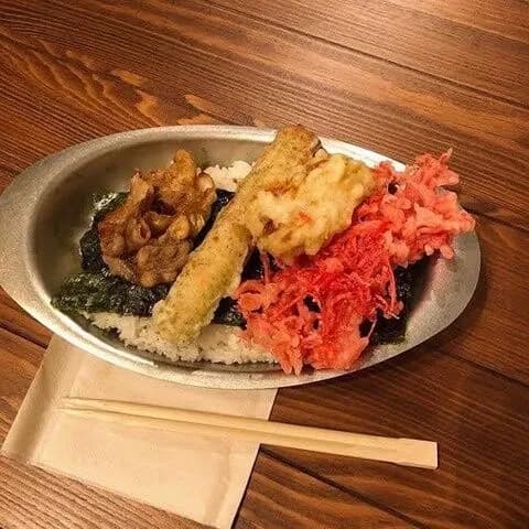 【衝撃】バレー選手の木村沙織さんのカフェ、悪質アンチの低評価レビューの嵐で閉店