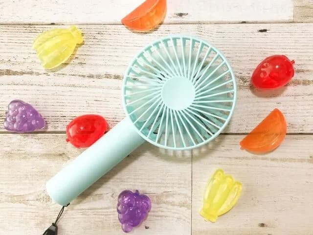 職場でUSB扇風機使ってるやつ