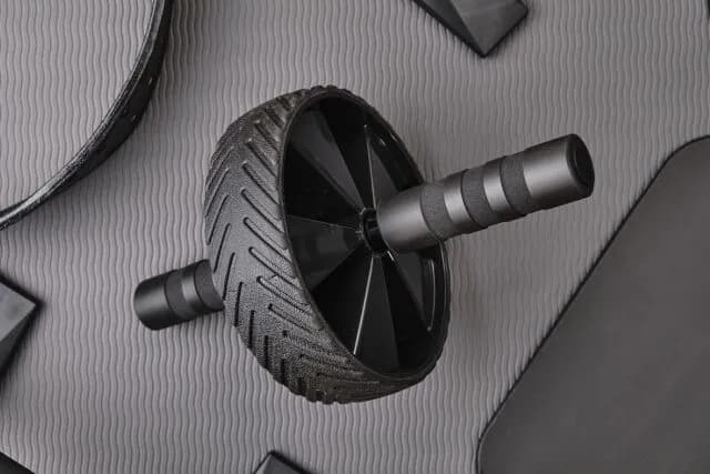 腹筋ローラー(膝コロ)ってもしかして腹筋以外にも効く...！？