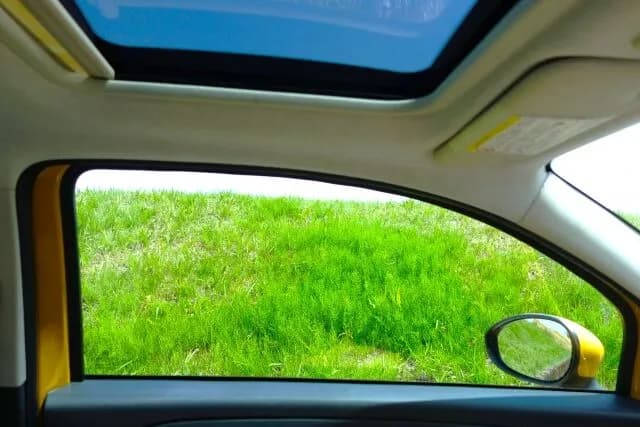 車のサンルーフっている?