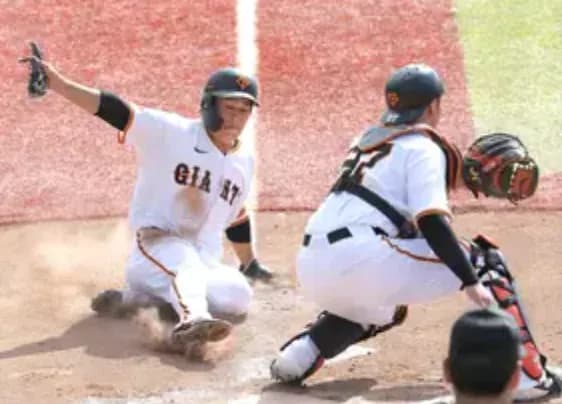 【悲報】阿部監督、ランナーがつまずいたフリをする新しいスモールベースボールの練習開始ｗｗｗｗｗｗｗｗｗｗ