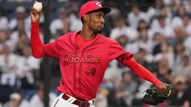 カープ、アドゥワ誠が6日に先発へ！永川コーチ「右投げで背の高い子が合流する」→アドゥワだと判明