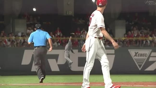 【広島対巨人18回戦】巨人・キャベッジ、ファインプレー！！！！！！！！！！！！！！