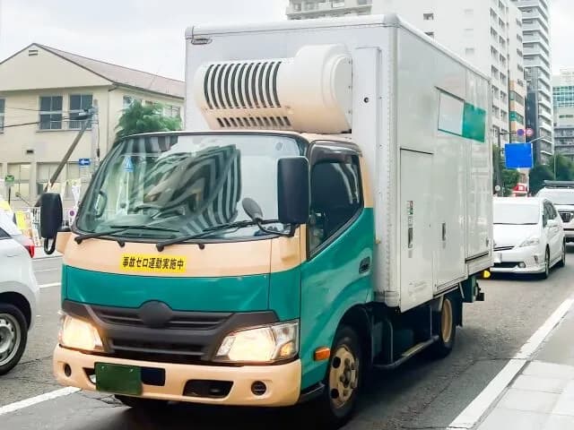 クロネコヤマト「9月からドライバーのサングラス着用を許可します。どうかご理解ください」