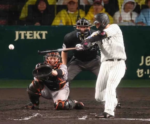 阪神・大山　「明日です。明日」　劣勢でも諦めず追撃タイムリー　2戦連続3安打で上昇モード