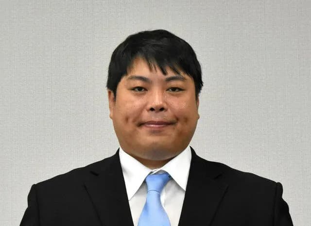市長を怒鳴り付けたへずまりゅうさん「(市議に対して)パワハラ上司を思い出して涙が出ました」