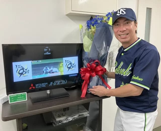 高津臣吾さん、やらかす　甲子園球場がフリーWiFiにｗｗｗｗ