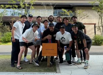 DeNA自由契約のディアスが帰国　投手陣で最後のお別れ