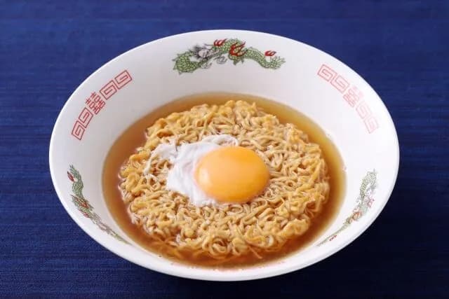 チキンラーメンてそのままだとしょっぱくない？