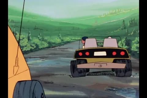 ガンダム最大の謎って、別に助けてやる義理もないのにシャアがアムロの車を引っ張った理由」だよな