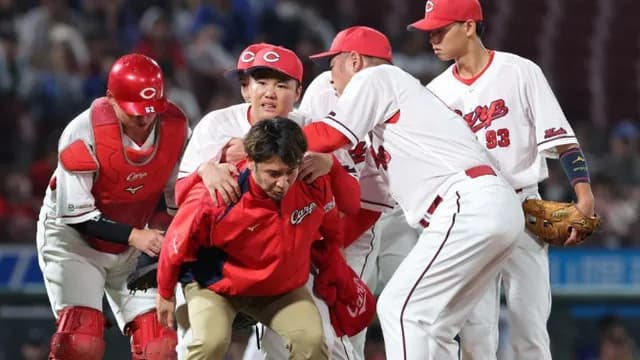 カープ高太一、中日ビシエドの打球が脛に直撃で負傷交代。高橋昂也が緊急登板