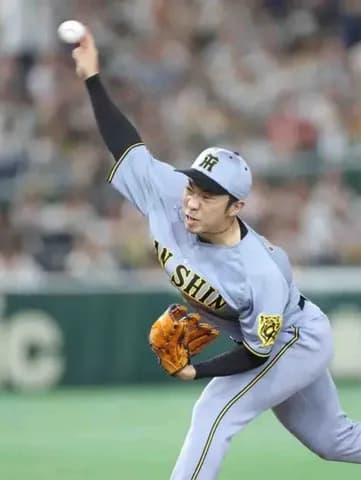 阪神　石井大智がＮＰＢ新記録の４０戦連続無失点！走者背負ってもさすがの強心臓　大山から記念球を受け取るシーンも