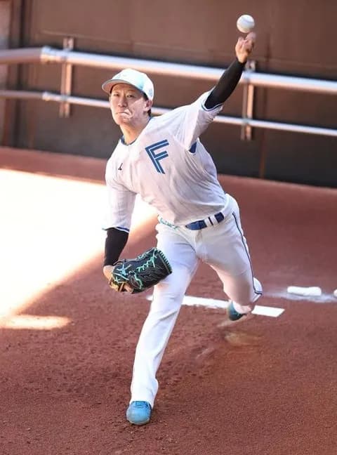 【日本ハム】これも新庄監督の秘策!? 　今季ここまで野手専念の矢沢宏太がブルペン入り