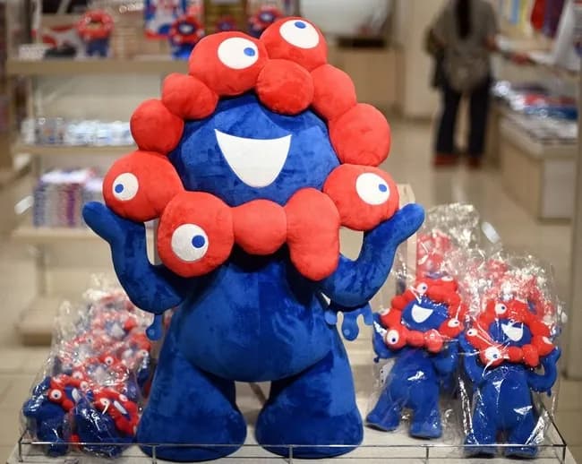 万博でミャクミャク33万万引きした大学生逮捕